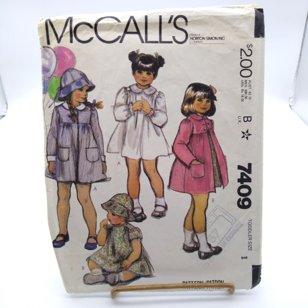 Vintage Sewing PATTERN McCalls 7409, Childrens 1981 Coat Dress and Hat, Toddler